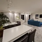 Airport Private Apartment, Advance Registration, No Reception, Self Check-in, Calm Environment, Non-smoking Guests *