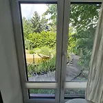 Airport Private Apartment, Advance Registration, No Reception, Self Check-in, Calm Environment, Non-smoking Guests Lejlighed Tuchomerice