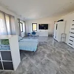 דירה Airport Private Apartment, Advance Registration, No Reception, Self Check-in, Calm Environment, Non-smoking Guests *