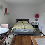 Lägenhet Airport Private Apartment, Advance Registration, No Reception, Self Check-in, Calm Environment, Non-smoking Guests *