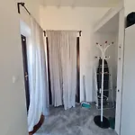 דירה Airport Private Apartment, Advance Registration, No Reception, Self Check-in, Calm Environment, Non-smoking Guests Tuchomerice