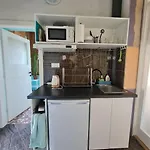Airport Private Apartment, Advance Registration, No Reception, Self Check-in, Calm Environment, Non-smoking Guests Tuchomerice