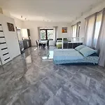 Airport Private Apartment, Advance Registration, No Reception, Self Check-in, Calm Environment, Non-smoking Guests Lejlighed *