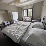 Airport Private Apartment, Advance Registration, No Reception, Self Check-in, Calm Environment, Non-smoking Guests * Tuchomerice