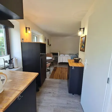 Airport Private Apartment, Advance Registration, No Reception, Self Check-in, Calm Environment, Non-smoking Guests Apartment *