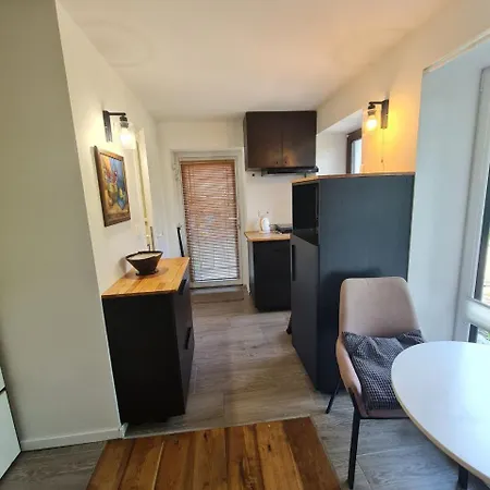 Airport Private Apartment, Advance Registration, No Reception, Self Check-in, Calm Environment, Non-smoking Guests *