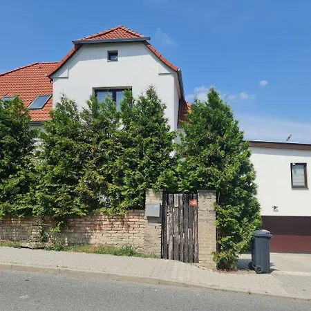 Airport Private Apartment, Advance Registration, No Reception, Self Check-in, Calm Environment, Non-smoking Guests Appartement *