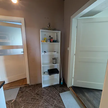 Apartment Airport Private Apartment, Advance Registration, No Reception, Self Check-in, Calm Environment, Non-smoking Guests Tuchomerice