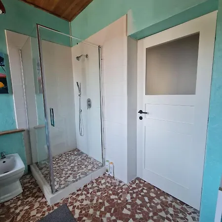 Airport Private Apartment, Advance Registration, No Reception, Self Check-in, Calm Environment, Non-smoking Guests Tuchomerice