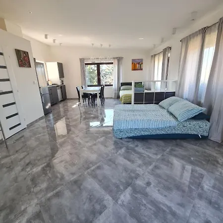 Airport Private Apartment, Advance Registration, No Reception, Self Check-in, Calm Environment, Non-smoking Guests Apartment *