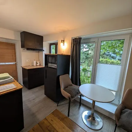 Apartment Airport Private Apartment, Advance Registration, No Reception, Self Check-in, Calm Environment, Non-smoking Guests Tuchomerice
