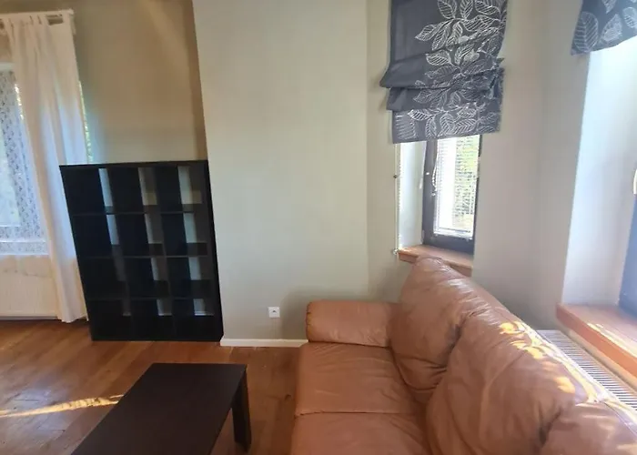 Airport Private Apartment, Advance Registration, No Reception, Self Check-in, Calm Environment, Non-smoking Guests Tuchomerice