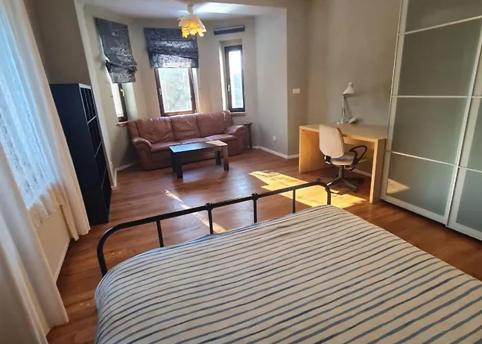 Apartmán Airport Private Apartment, Advance Registration, No Reception, Self Check-in, Calm Environment, Non-smoking Guests Tuchomerice