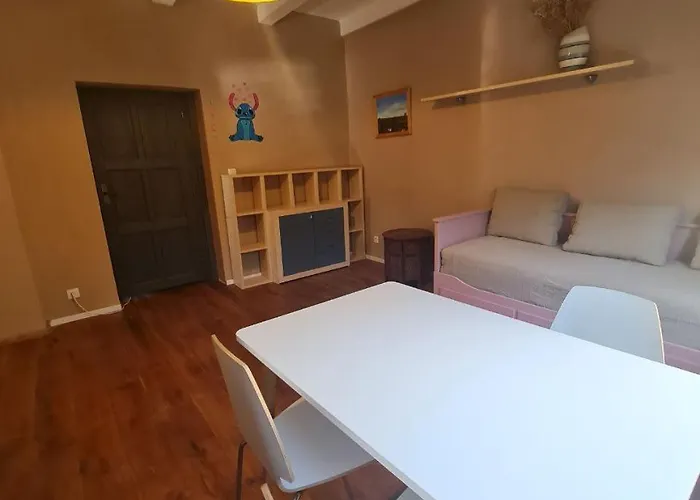 Airport Private Apartment, Advance Registration, No Reception, Self Check-in, Calm Environment, Non-smoking Guests *