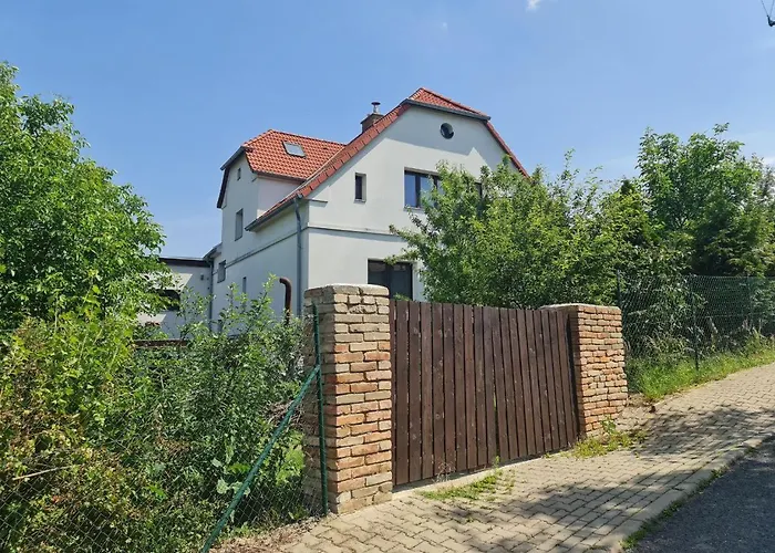 Appartement Airport Private Apartment, Advance Registration, No Reception, Self Check-in, Calm Environment, Non-smoking Guests Tuchomerice