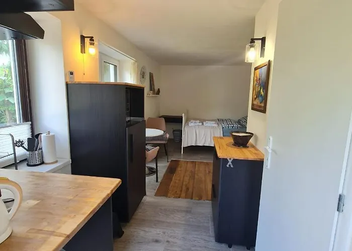 Airport Private Apartment, Advance Registration, No Reception, Self Check-in, Calm Environment, Non-smoking Guests Appartement *