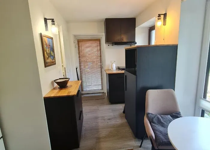 Airport Private Apartment, Advance Registration, No Reception, Self Check-in, Calm Environment, Non-smoking Guests *