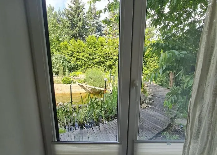 Airport Private Apartment, Advance Registration, No Reception, Self Check-in, Calm Environment, Non-smoking Guests Apartmán Tuchomerice