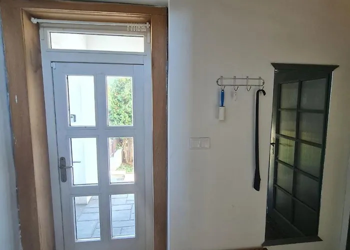 Airport Private Apartment, Advance Registration, No Reception, Self Check-in, Calm Environment, Non-smoking Guests Appartement *