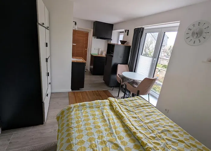 Airport Private Apartment, Advance Registration, No Reception, Self Check-in, Calm Environment, Non-smoking Guests Appartement *